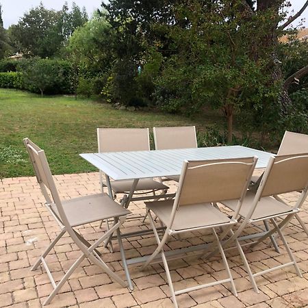Gite En Provence Dans Grand Jardin Avec Piscine Partagee كورنيليون كونفو المظهر الخارجي الصورة