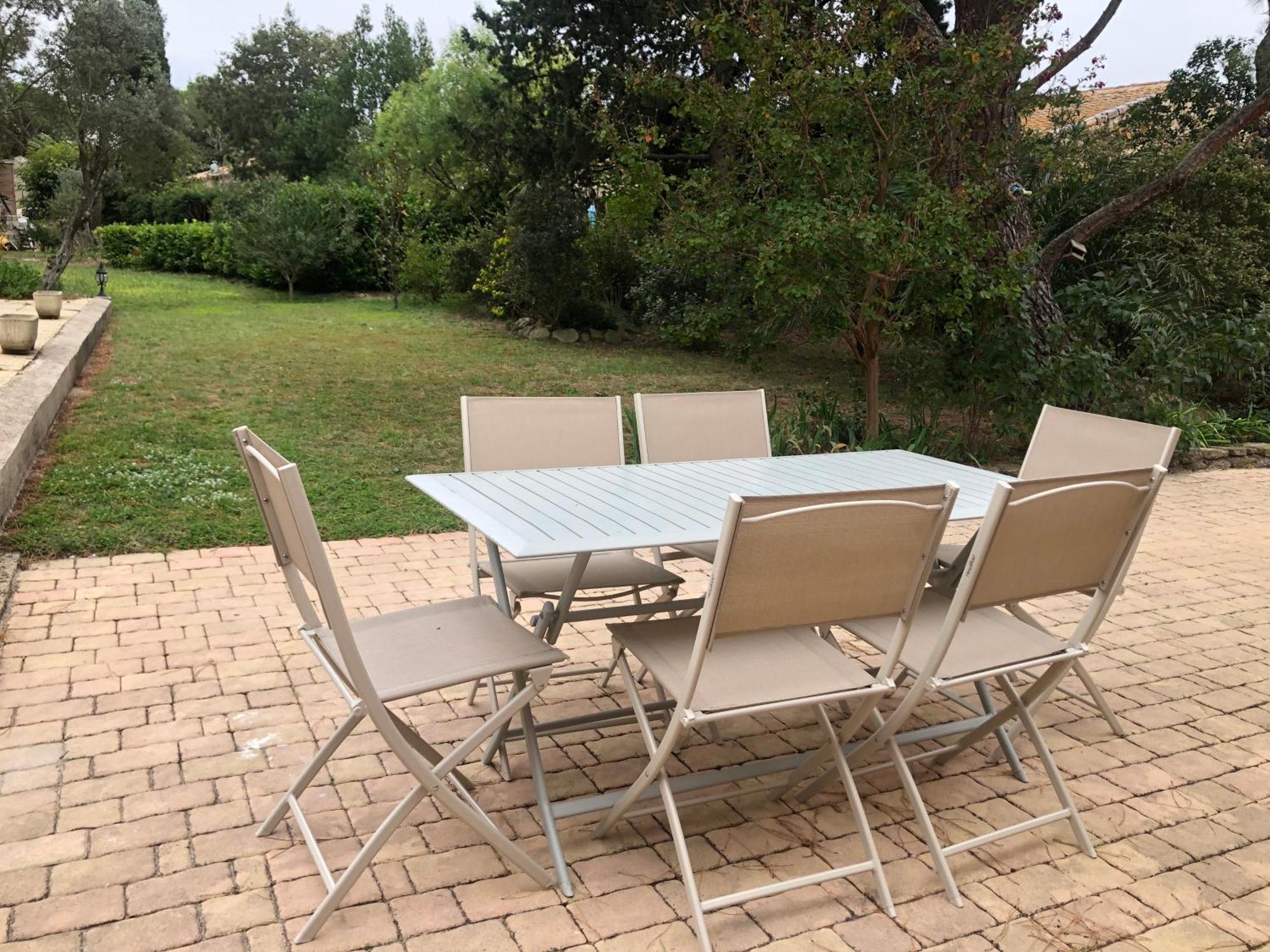 Gite En Provence Dans Grand Jardin Avec Piscine Partagee كورنيليون كونفو المظهر الخارجي الصورة